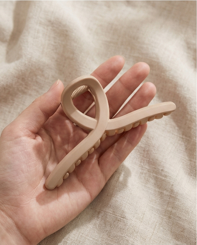 Mili Jae Large Shark Claw Hair Clip